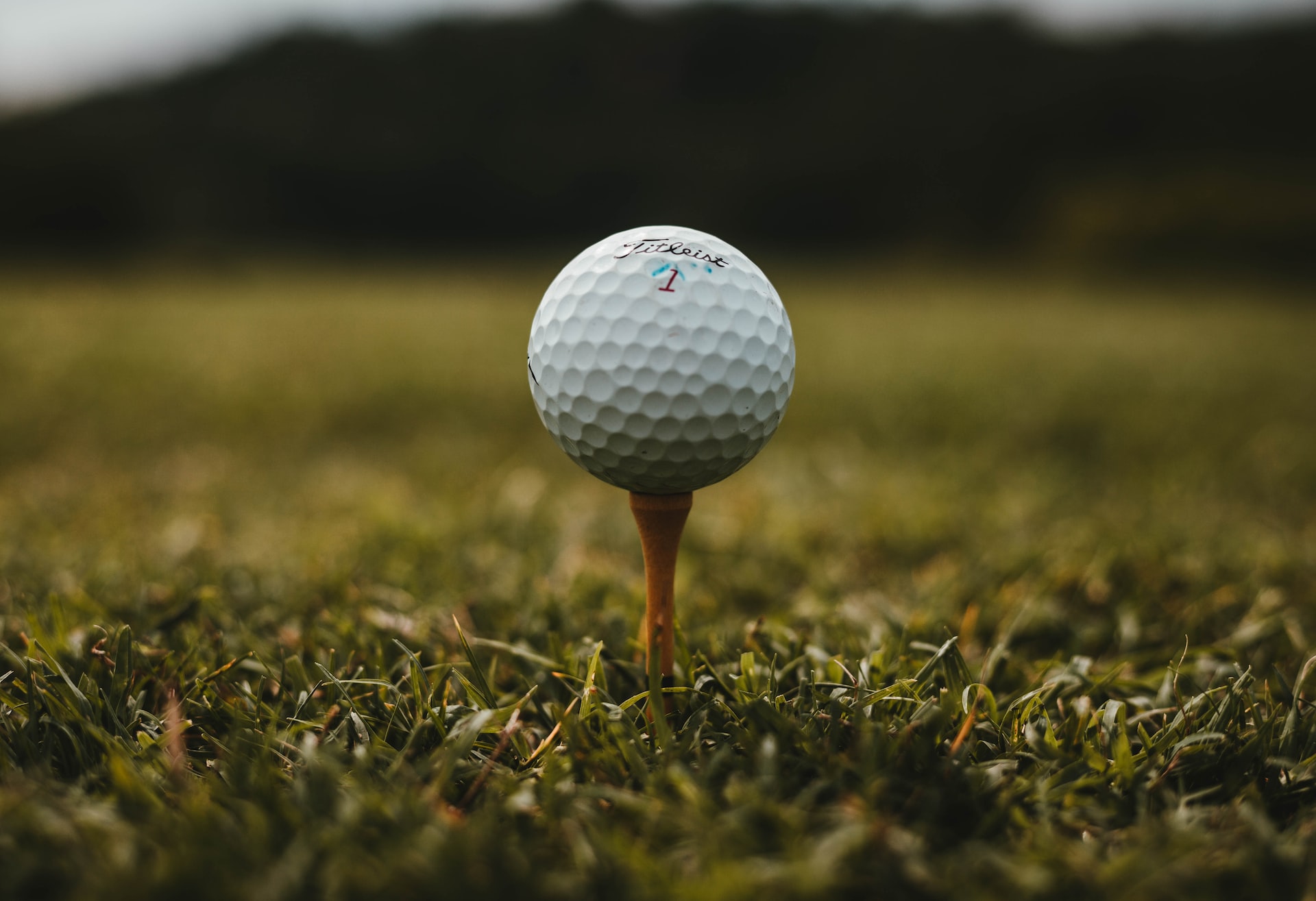 What Do The Numbers On the Golf Ball Mean? | Konnectgolf